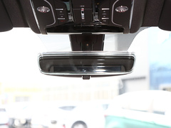 2025款 1.5T 豪华版 5座