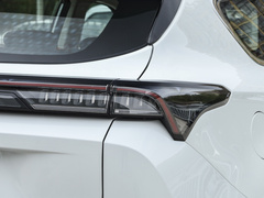 2025款 1.5T 豪华版 5座