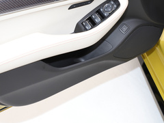 2024款 2.0T基本型 