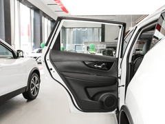 2022款 改款 2.0L 两驱智联臻享版