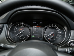 2022款 改款 2.0L 两驱智联臻享版