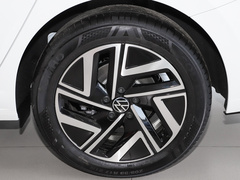 2023款 300TSI DSG超越版 