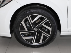 2023款 300TSI DSG超越版 