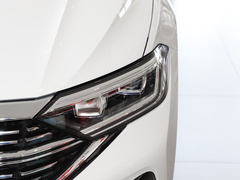 2023款 300TSI DSG超越版 