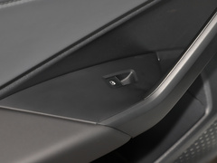 2023款 300TSI DSG超越版 