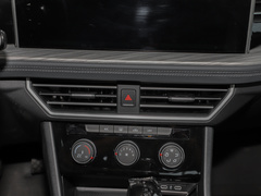 2023款 300TSI DSG超越版 
