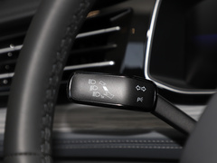 2023款 300TSI DSG超越版 