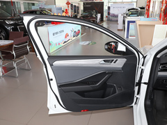 2023款 300TSI DSG超越版 
