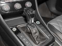 2023款 300TSI DSG超越版 