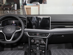 2023款 300TSI DSG超越版 