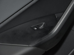 2023款 300TSI DSG超越版 