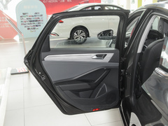 2023款 300TSI DSG超越版 