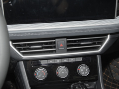 2023款 300TSI DSG超越版 