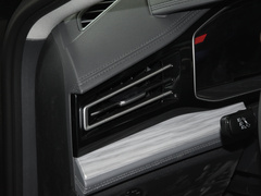 2023款 300TSI DSG超越版 
