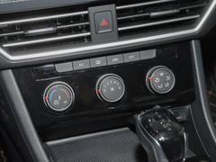 2023款 300TSI DSG超越版 