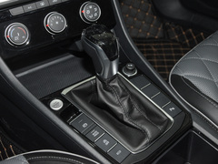 2023款 300TSI DSG超越版 
