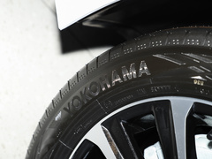 2023款 智能电混双擎 1.8L 豪华版