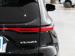 2023款 2.0L CVT两驱豪华版
