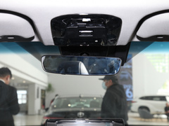 2023款 2.0L CVT两驱豪华版