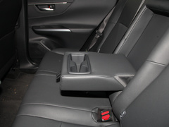 2023款 2.0L CVT两驱豪华版
