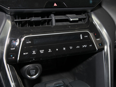2023款 2.0L CVT两驱豪华版