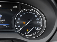 2023款 2.0L CVT两驱豪华版
