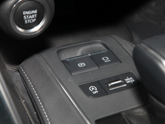 2023款 2.0L CVT两驱豪华版