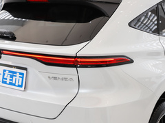 2023款 2.0L CVT两驱尊贵版