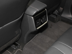 2023款 2.0L CVT两驱尊贵版
