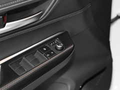 2023款 2.0L CVT两驱尊贵版