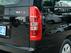 2023款 PLUS 1.8L 7座舒适版