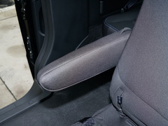 2023款 PLUS 1.8L 7座舒适版