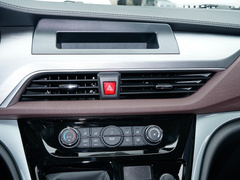 2023款 PLUS 1.8L 7座舒适版
