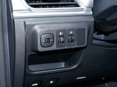 2023款 PLUS 1.8L 7座舒适版