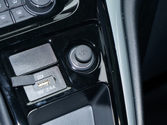 2023款 PLUS 1.8L 7座舒适版