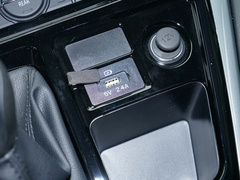 2023款 PLUS 1.8L 7座舒适版