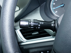 2023款 PLUS 1.8L 7座舒适版