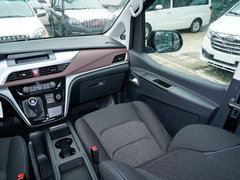 2023款 PLUS 1.8L 7座舒适版