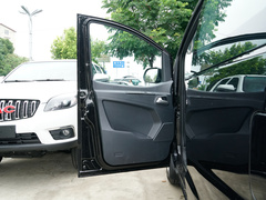 2023款 PLUS 1.8L 7座舒适版