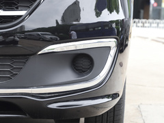 2023款 PLUS 1.8L 9座舒适版