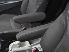 2023款 PLUS 1.8L 9座舒适版