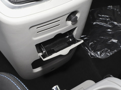 2023款 PLUS 1.8L 9座舒适版