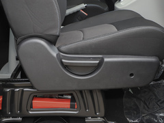 2023款 PLUS 1.8L 9座舒适版