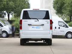 2023款 PLUS 1.8L 9座舒适版