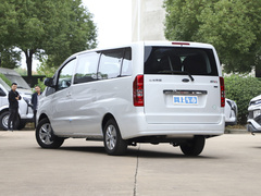 2023款 PLUS 1.8L 9座舒适版