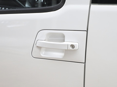 2023款 PLUS 1.8L 9座舒适版