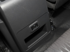 2023款 PLUS 1.8L 9座舒适版