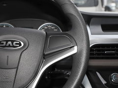 2023款 PLUS 1.8L 9座舒适版