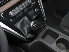 2023款 PLUS 1.8L 9座舒适版