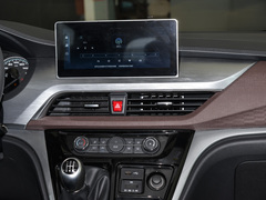 2023款 PLUS 1.8L 7座智联版